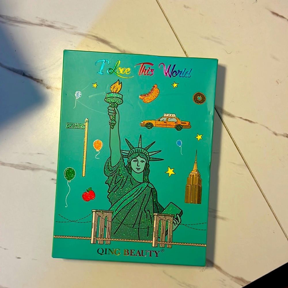 This is the Qing Beauty ♥️I Love This World♥️ Eyeshadow Pallete (High pigment)